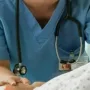 Nurse Patient Love Affair: आधी रात में इंटीमैंट होते मिली नर्स 