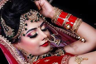 Demystifying Bridal Makeup: Choosing the Perfect Look for Your Big Day