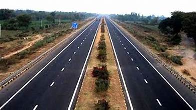 Uttar Pradesh News : डाकुओं का खौफ खत्म, अब गरजेंगे राफेल! UP के इस इलाके की बदली तस्वीर, गंगा एक्सप्रेसवे पर उतरेंगे लड़ाकू विमान