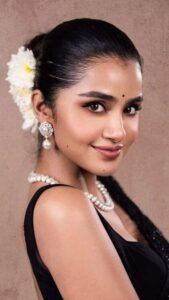 5 Style Lessons We Learned from Anupama Parameswaran's Latest Photos