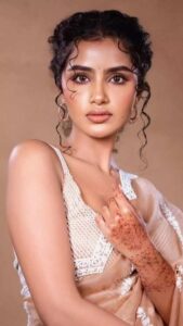 5 Style Lessons We Learned from Anupama Parameswaran's Latest Photos