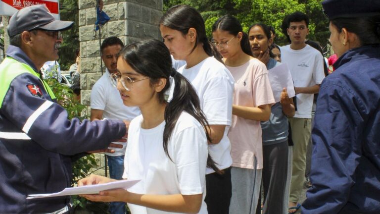 UPSSSC Lekhpal Recruitment: ₹69,100 तक सैलरी और शानदार भविष्य, जानें आवेदन का पूरा सच