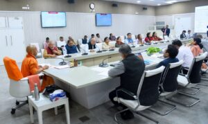 यूपी की तिजोरी भरी, आपकी जेब पर क्या होगा असर? योगी सरकार की मीटिंग की बड़ी बातें